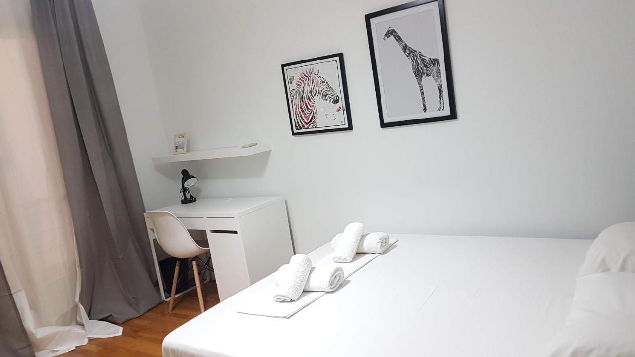 Olive Apartment- Athens Center, 4 Bd, 1.5 Bath Екстер'єр фото